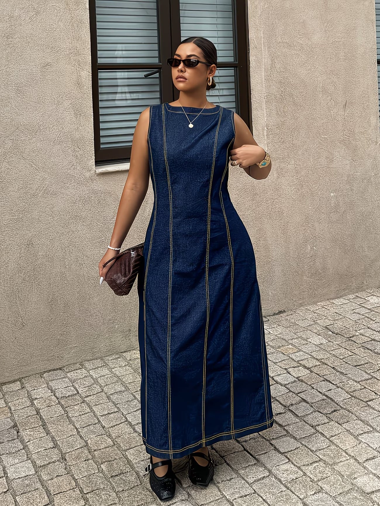 Women's Sleeveless Boat-Neck Maxi Dress